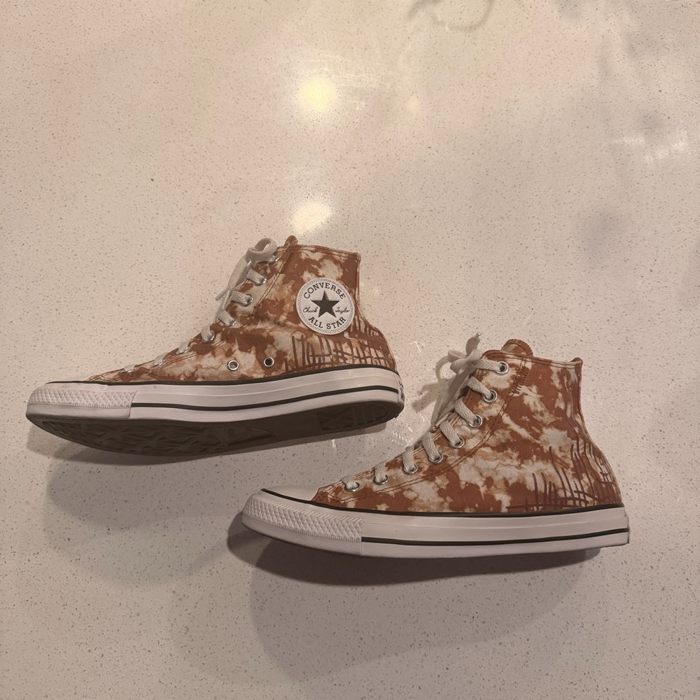 Converse Chuck Taylor All Star Hi Bleach Tie Dye Brown Tan Sneaker W9/M7 - Picture 3 of 8
